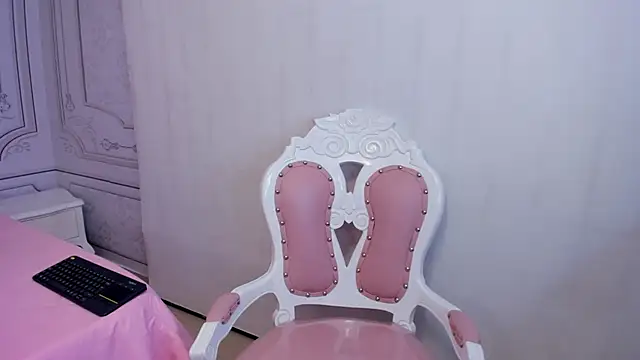 Daphne Fox  online show from 03/04/25, 08:57