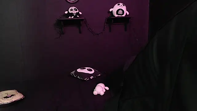 Snapshot of rousstattoo chatting on 10/03/25, 11:35 rousstattoo online show from 10/03/25, 11:35