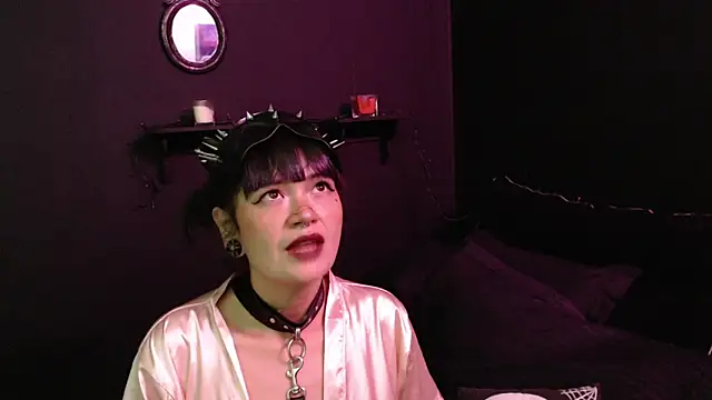 Snapshot of rousstattoo chatting on 11/05/25, 01:27 rousstattoo online show from 11/05/25, 01:27