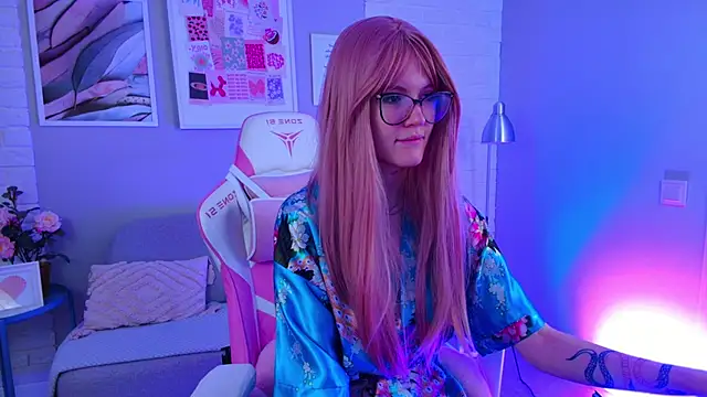 Snapshot of NellieLoyns chatting on 02/09/25, 04:29 NellieLoyns online show from 02/09/25, 04:29