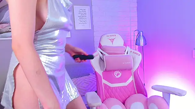 Snapshot of NellieLoyns chatting on 02/23/25, 11:25 NellieLoyns online show from 02/23/25, 11:25