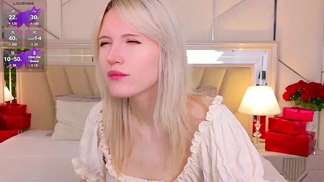 Snapshot of NellieLoyns chatting on 12/01/25, 05:18 NellieLoyns online show from 12/01/25, 05:18