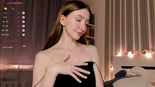 Awwwrora online show from 01/03/25, 01:47