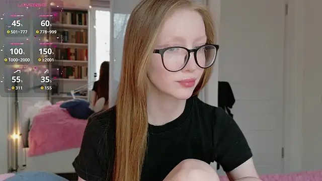 Awwwrora online show from 04/20/26, 11:24