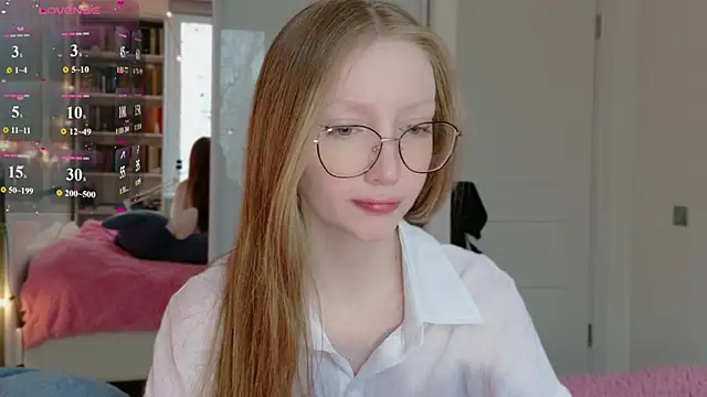 Awwwrora online show from 04/23/26, 09:08