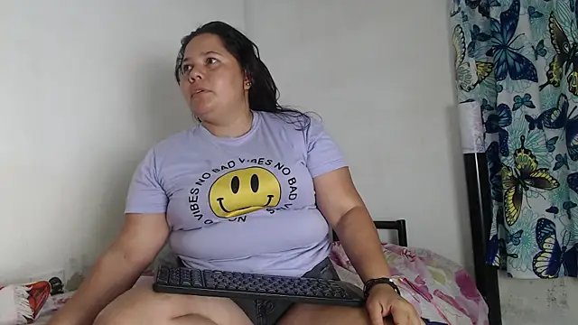 kariragapeass18 online show from 01/05/25, 04:06