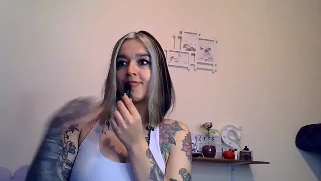 Snapshot of BlueStoneX chatting on 02/02/26, 07:18 BlueStoneX online show from 02/02/26, 07:18