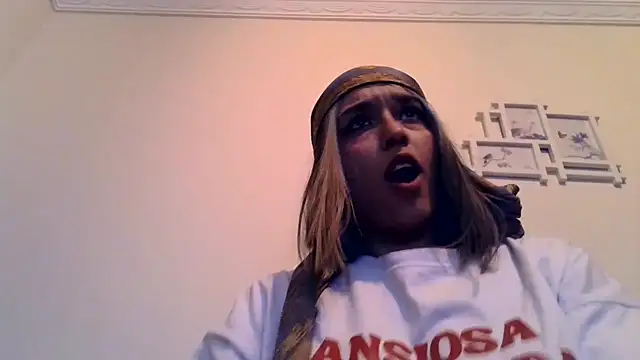 Snapshot of BlueStoneX chatting on 02/06/26, 07:56 BlueStoneX online show from 02/06/26, 07:56