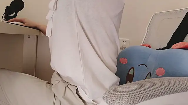 Lucky-kaka999 online show from 06/05/26, 12:33