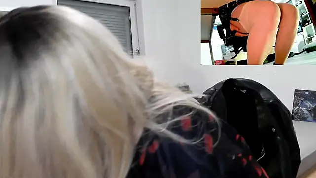 Snapshot of DYasmin69 chatting on 02/12/25, 10:04 DYasmin69 online show from 02/12/25, 10:04