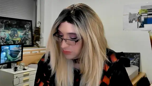 Snapshot of DYasmin69 chatting on 02/15/25, 11:36 DYasmin69 online show from 02/15/25, 11:36