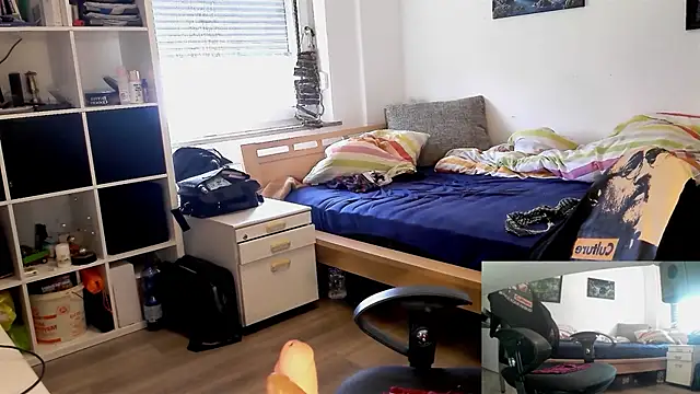 Snapshot of DYasmin69 chatting on 03/08/25, 12:09 DYasmin69 online show from 03/08/25, 12:09