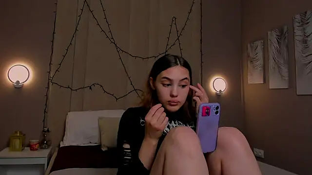 Snapshot of AngelicaKleee chatting on 09/16/25, 01:39 AngelicaKleee online show from 09/16/25, 01:39