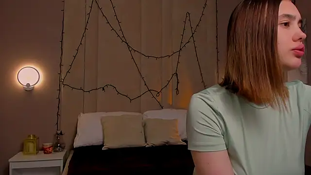 Snapshot of AngelicaKleee chatting on 10/05/25, 01:26 AngelicaKleee online show from 10/05/25, 01:26