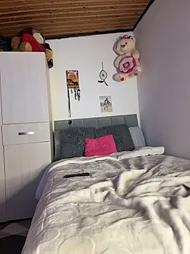 Charlotemonroe online show from 11/18/25, 02:50