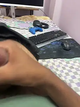 Snapshot of Cocaineandweed45 chatting on 11/11/25, 06:19 Cocaineandweed45 online show from 11/11/25, 06:19