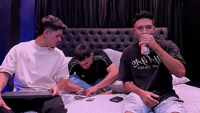 hell twink online show from 04/22/26, 03:35