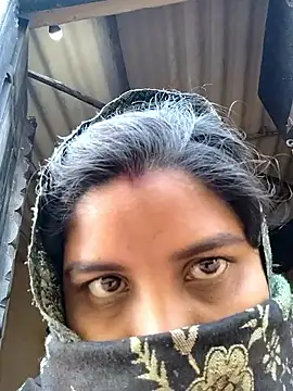 Snapshot of sweet_suman chatting on 12/15/25, 04:28 sweet suman online show from 12/15/25, 04:28