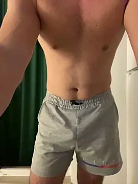 Snapshot of couplehot992 chatting on 12/27/24, 05:05 couplehot992 online show from 12/27/24, 05:05