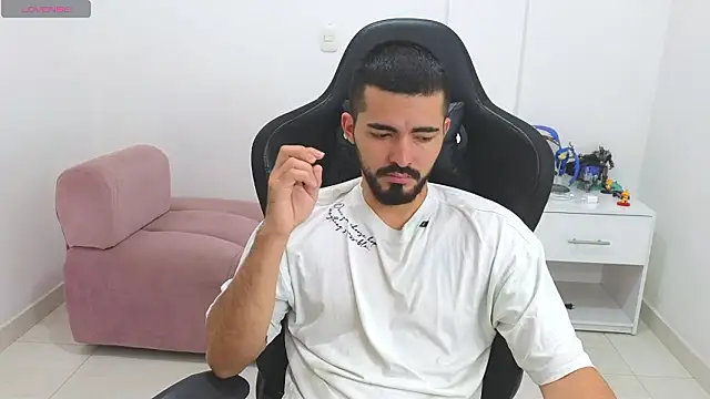 Massimoo 07 online show from 02/06/26, 05:38