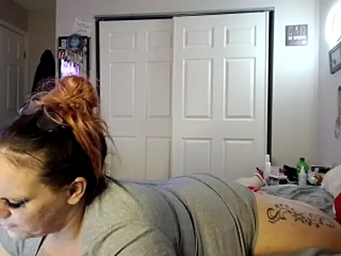 cloudy couple444 online show from 10/18/25, 06:37