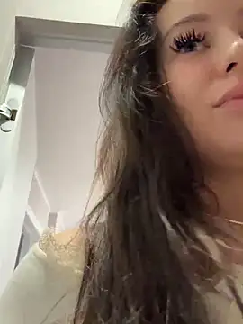 Snapshot of AndreaMood chatting on 02/28/25, 04:21 AndreaMood online show from 02/28/25, 04:21