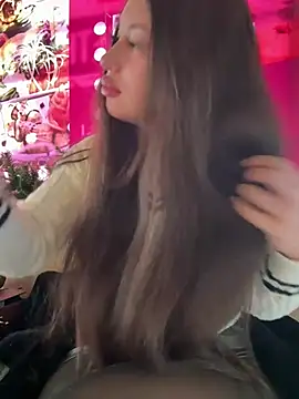 Snapshot of AndreaMood chatting on 03/14/25, 04:21 AndreaMood online show from 03/14/25, 04:21