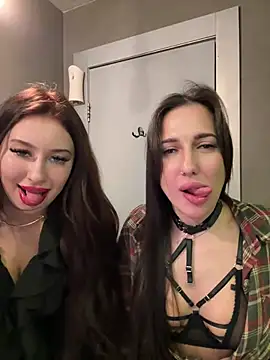 Snapshot of AndreaMood chatting on 03/17/25, 10:17 AndreaMood online show from 03/17/25, 10:17