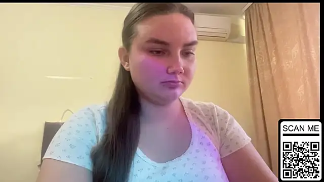 Snapshot of Dreamyblushfairy chatting on 11/19/25, 01:33 Dreamyblushfairy online show from 11/19/25, 01:33