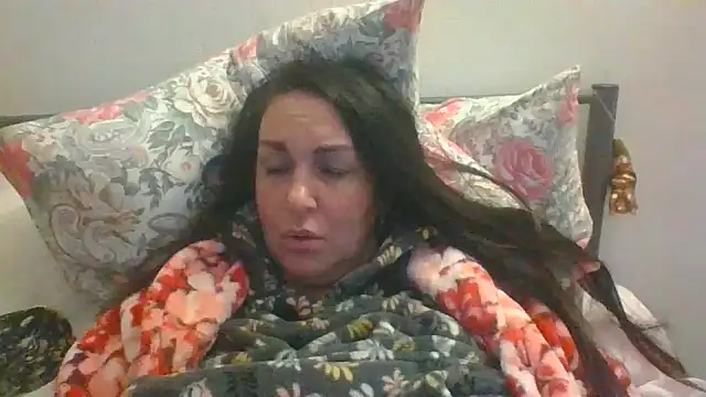 Snapshot of BELLAMORGANE1 chatting on 12/23/24, 09:08 BELLAMORGANE1 online show from 12/23/24, 09:08