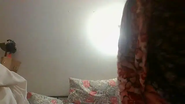 Snapshot of BELLAMORGANE1 chatting on 12/24/24, 08:00 BELLAMORGANE1 online show from 12/24/24, 08:00