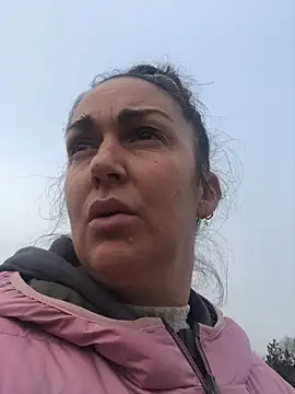 Snapshot of BELLAMORGANE1 chatting on 12/27/24, 09:39 BELLAMORGANE1 online show from 12/27/24, 09:39