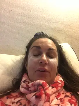 Snapshot of BELLAMORGANE1 chatting on 01/04/25, 07:02 BELLAMORGANE1 online show from 01/04/25, 07:02