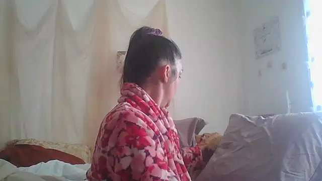 Snapshot of BELLAMORGANE1 chatting on 01/31/25, 03:44 BELLAMORGANE1 online show from 01/31/25, 03:44