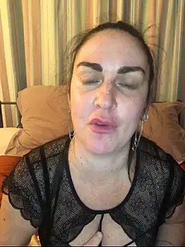 BELLAMORGANE1 online show from 04/06/26, 01:12