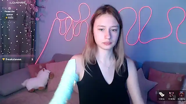 Haley Vixen online show from 12/22/25, 09:06