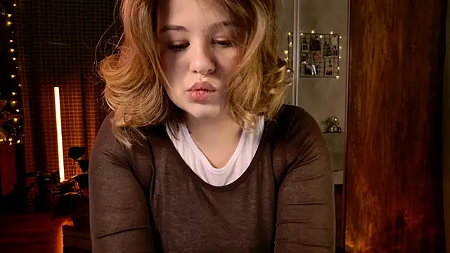 TessPleasure online show from 11/28/25, 11:13