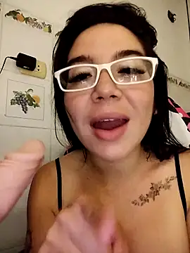 Snapshot of StarSex22 chatting on 01/12/25, 07:43 StarSex22 online show from 01/12/25, 07:43