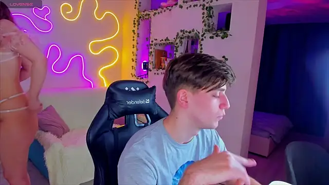 RobertAndLinela online show from 01/23/25, 04:48