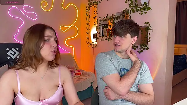 RobertAndLinela online show from 09/23/25, 03:20