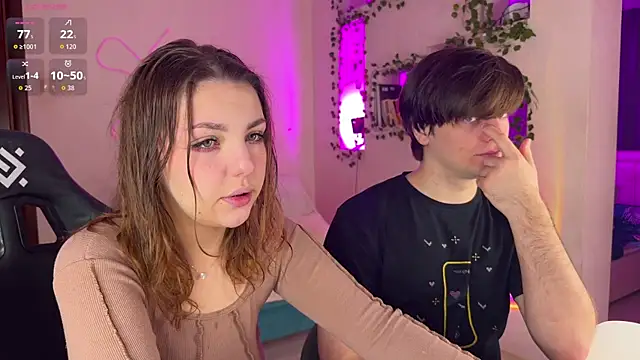 RobertAndLinela online show from 12/04/25, 02:10