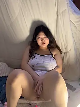 Snapshot of Happyou2 chatting on 01/26/25, 04:41 Happyou2 online show from 01/26/25, 04:41