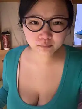 Snapshot of Happyou2 chatting on 02/09/25, 01:56 Happyou2 online show from 02/09/25, 01:56