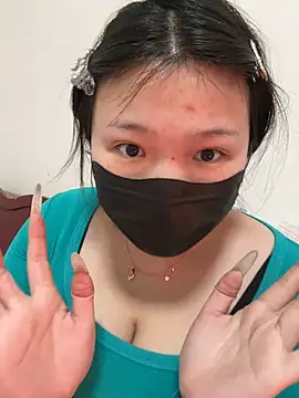 Snapshot of Happyou2 chatting on 02/25/25, 12:34 Happyou2 online show from 02/25/25, 12:34