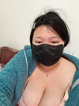 Snapshot of Happyou2 chatting on 03/02/25, 12:11 Happyou2 online show from 03/02/25, 12:11