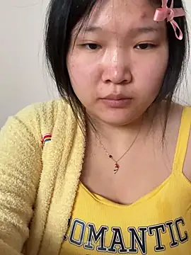 Snapshot of Happyou2 chatting on 03/15/25, 02:14 Happyou2 online show from 03/15/25, 02:14