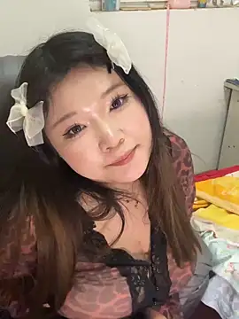 Snapshot of Happyou2 chatting on 03/20/25, 12:11 Happyou2 online show from 03/20/25, 12:11