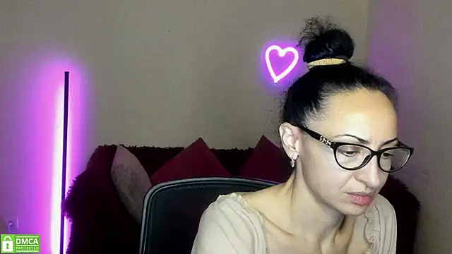 Arianasweety23 online show from 09/25/25, 05:27