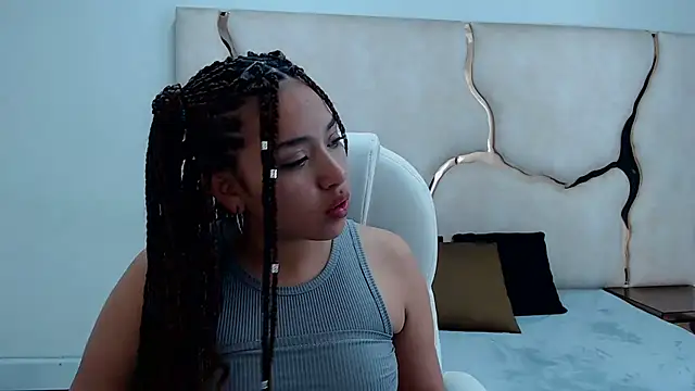 IsabellRodriguez18 online show from 01/29/25, 10:48