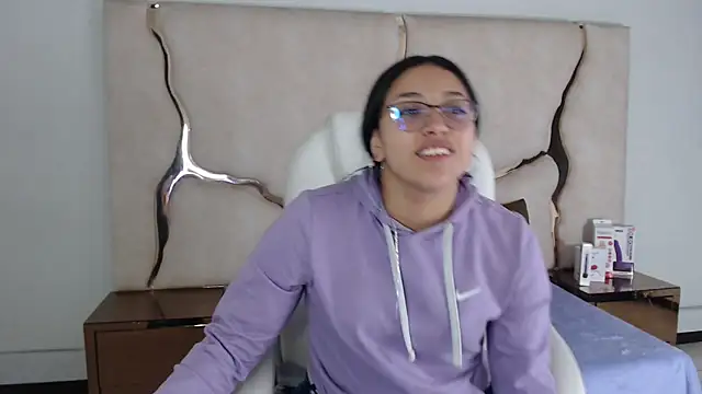 IsabellRodriguez18 online show from 03/05/25, 04:13